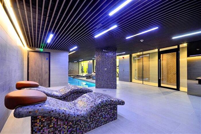 1 Bedroom Apartment For Sale In Chronicle Tower, City Road, London, EC1V
