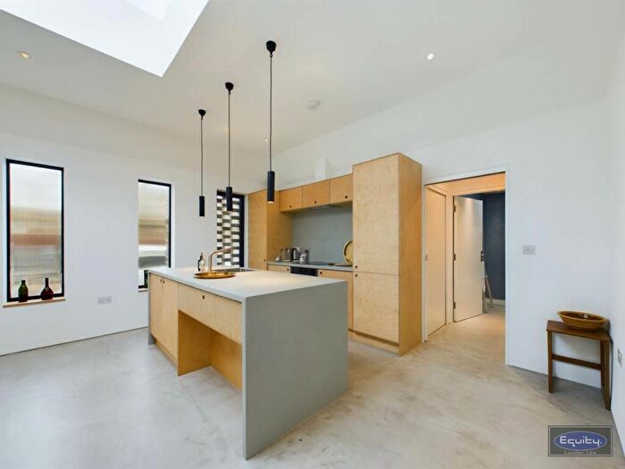 1 Bedroom Ground Maisonette To Rent In Whittington Road, Bounds Green, London, N22