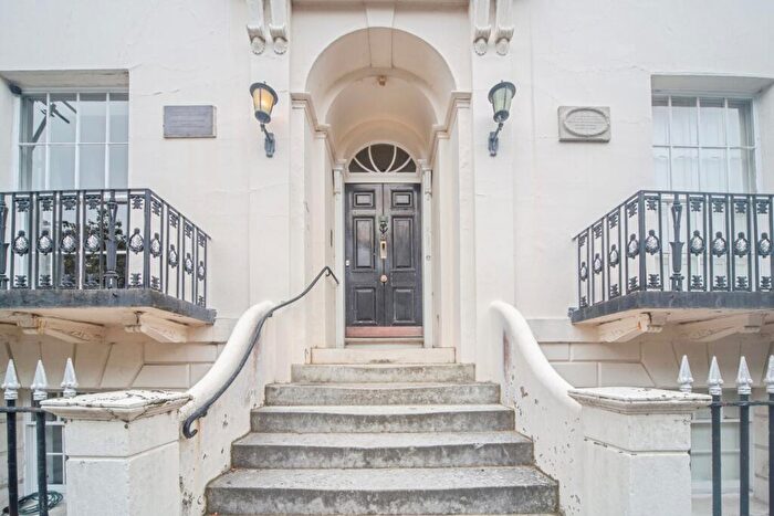 2 Bedroom Flat For Sale In Rockstone Place, Southampton, Hampshire, SO15