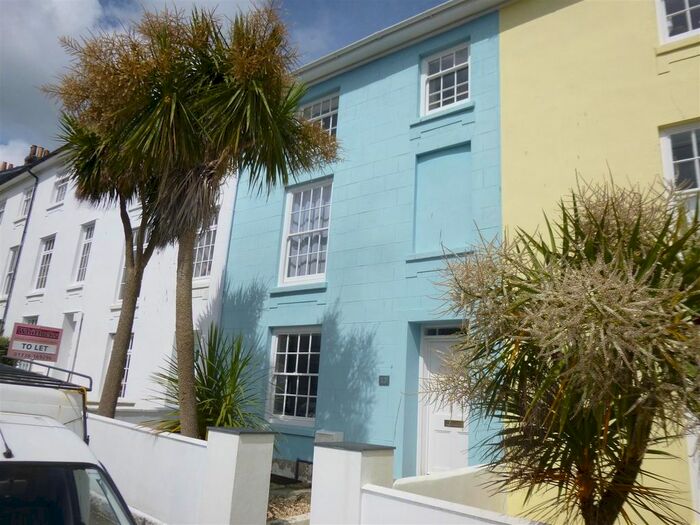 3 Bedroom Property To Rent In Clarence Street, Penzance, TR18