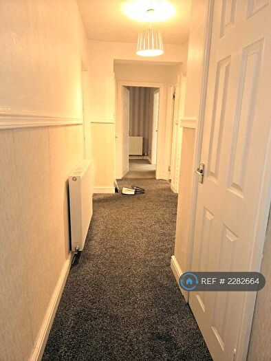 2 Bedroom Flat To Rent In Lansdowne Square, Dundee, DD2