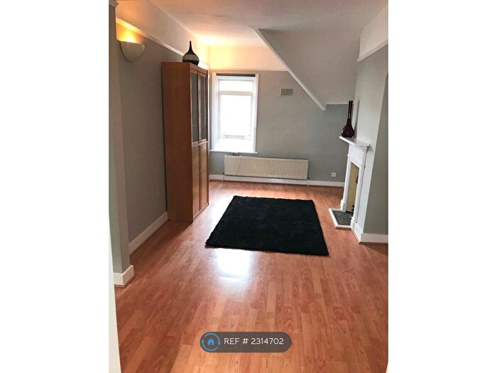 1 Bedroom Flat To Rent In Streatham High Road, London, SW16