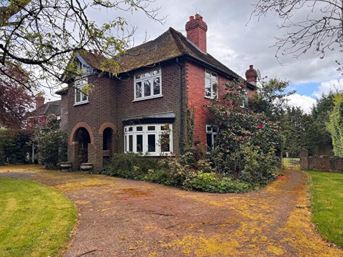 5 Bedroom Detached House For Sale In Boughton Hall Avenue, Send, GU23