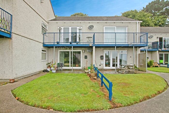 2 Bedroom Flat For Sale In Swanpool, Falmouth, Cornwall, TR11