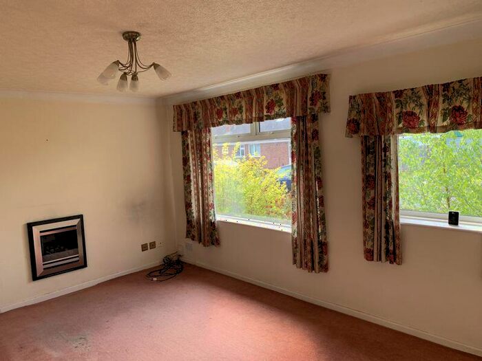 2 Bedroom Semi-Detached Bungalow For Sale In Eastway, Freckleton, Preston, PR4