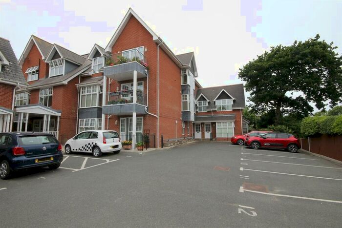2 Bedroom Apartment To Rent In Uplands Road, Totland Bay, PO39