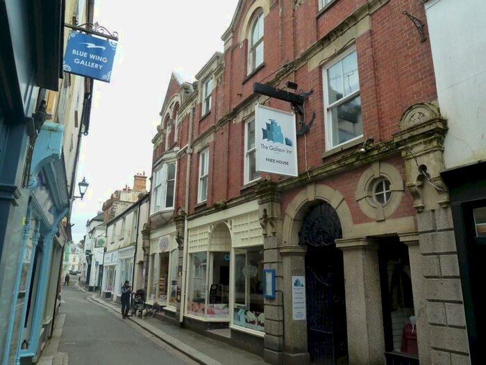 1 Bedroom House To Rent In Somerset Court, PL23