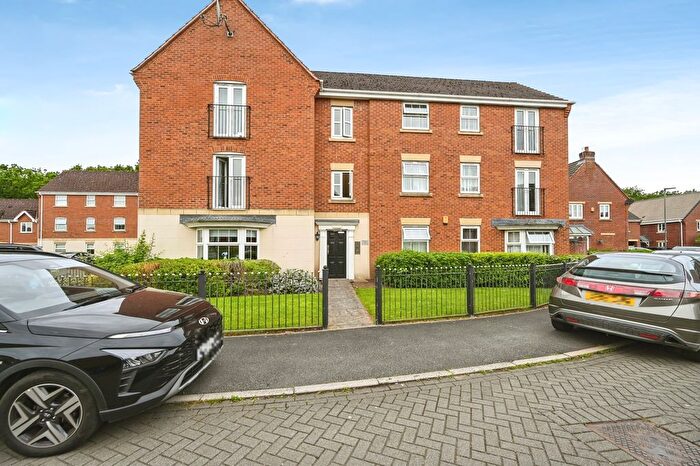 2 Bedroom Flat For Sale In Rockford Gardens, Great Sankey, Warrington, Cheshire, WA5