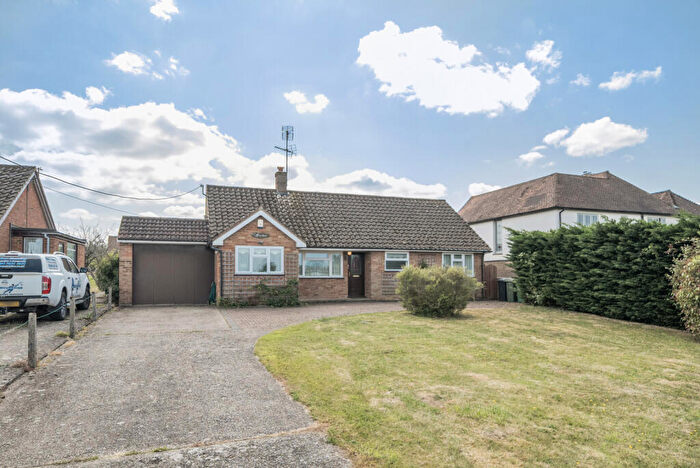 3 Bedroom Bungalow For Sale In Theale Road, Burghfield, Reading, Berkshire, RG30