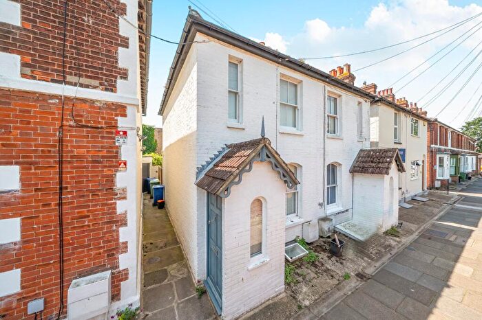3 Bedroom Semi-Detached House For Sale In Cross Lane, Faversham, Kent, ME13