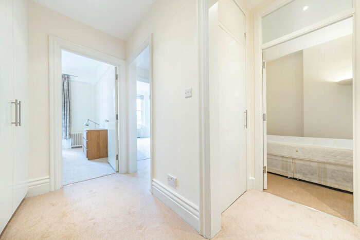 2 Bedroom Apartment To Rent In Shoot Up Hill, London, NW2