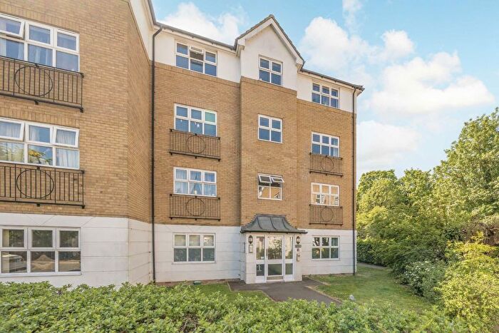 2 Bedroom Flat To Rent In Hillary Drive, Isleworth, TW7