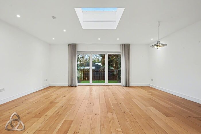 3 Bedroom Flat To Rent In Arkwright Road, Hampstead, NW3