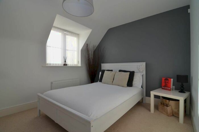 2 Bedroom Flat To Rent In Merttens Drive, Rothley, Leicester, LE7