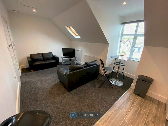 2 Bedroom Flat To Rent In Wilford Lane, West Bridgford, Nottingham NG2