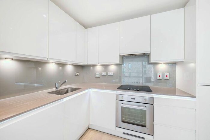 1 Bedroom Flat To Rent In Lakeside Drive, Park Royal, London, NW10