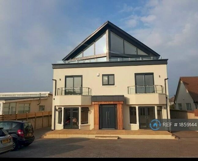 3 Bedroom Penthouse To Rent In Penthouse, Lytham St. Annes, FY8