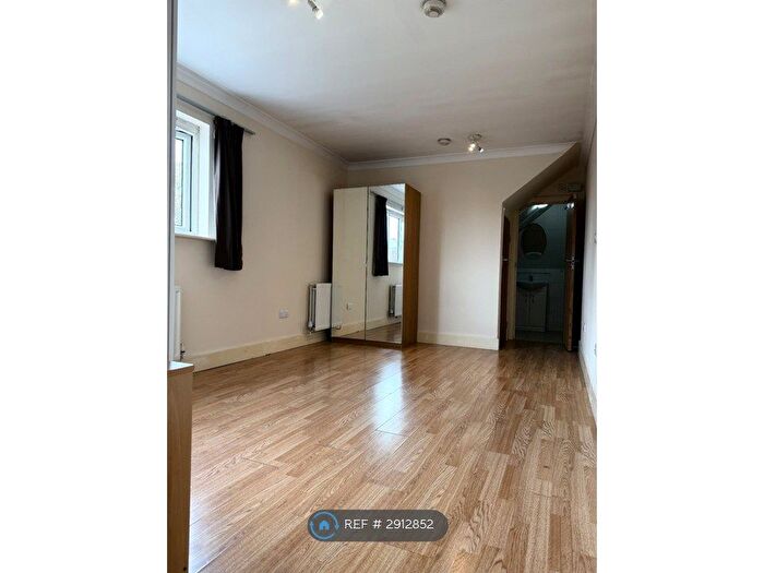 Studio To Rent In Tanfield Avenue, London, NW2