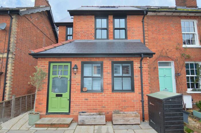 3 Bedroom End Of Terrace House To Rent In Barkham Road, Wokingham, RG41