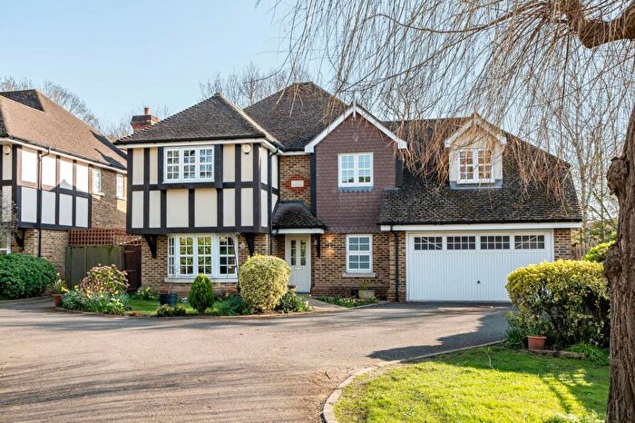 5 Bedroom Detached House For Sale In Hazelway Close, Fetcham, KT22