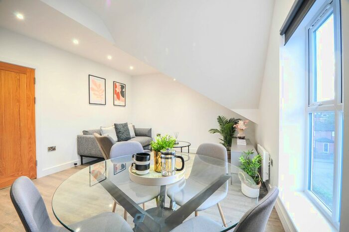 3 Bedroom Flat To Rent In Mitford Road, Manchester, M14