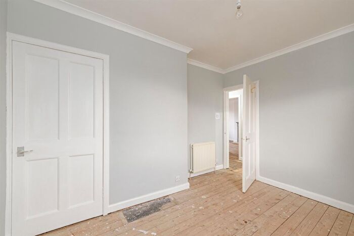 2 Bedroom Flat For Sale In Orchard Park, Kelso, TD5