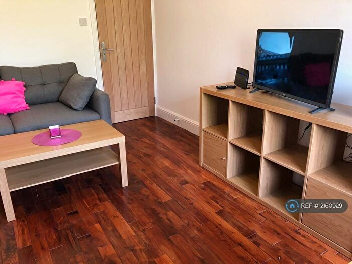 2 Bedroom Flat To Rent In Kings Avenue, Muswell Hill, N10