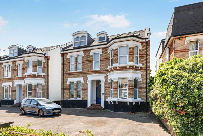 1 Bedroom Flat To Rent In The Avenue, KT5