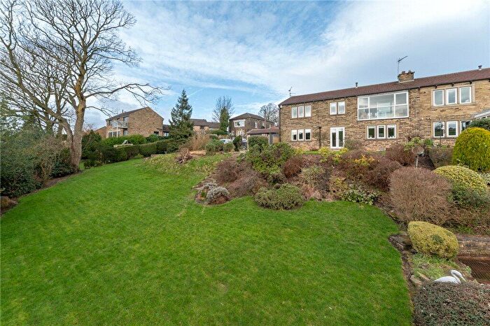 3 Bedroom Semi-Detached House For Sale In Chat Hill Road, Thornton, Bradford, West Yorkshire, BD13