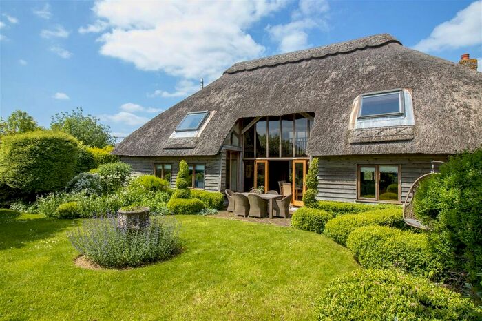 3 Bedroom Barn Conversion For Sale In Thatch Barn, Lower Wield, Alresford, SO24