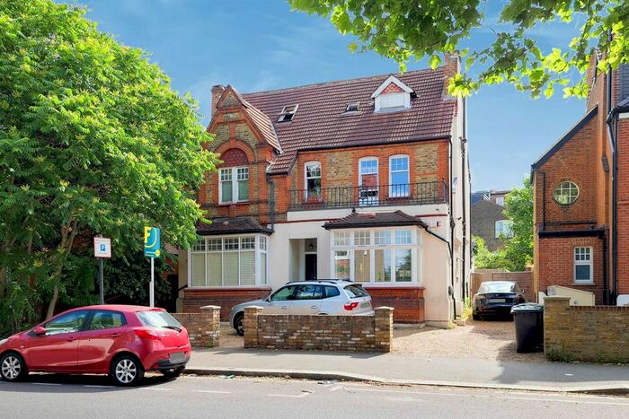 2 Bedroom Flat For Sale In Ambleside Avenue, Streatham, London, SW16