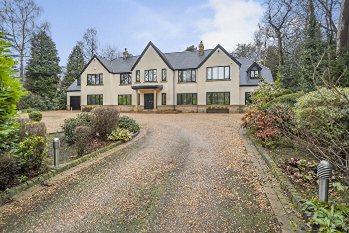 7 Bedroom Detached House For Sale In Ling Lane, Leeds, LS14