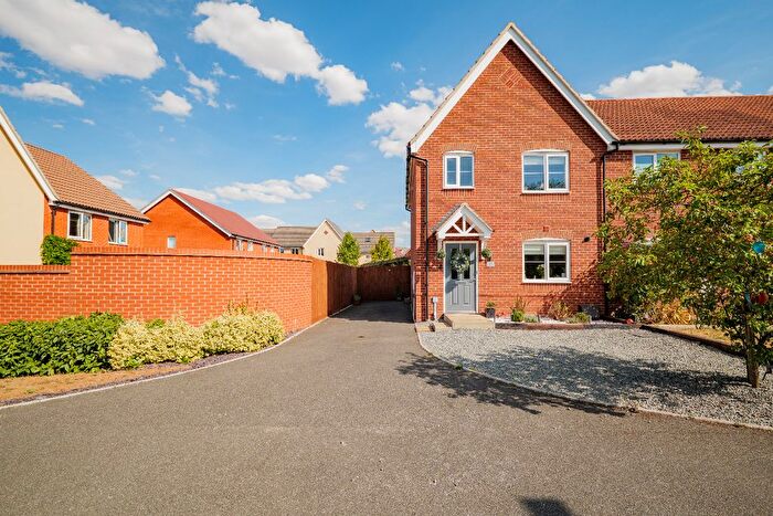 3 Bedroom End Of Terrace House For Sale In Thrush Road, Attleborough, Norfolk, NR17