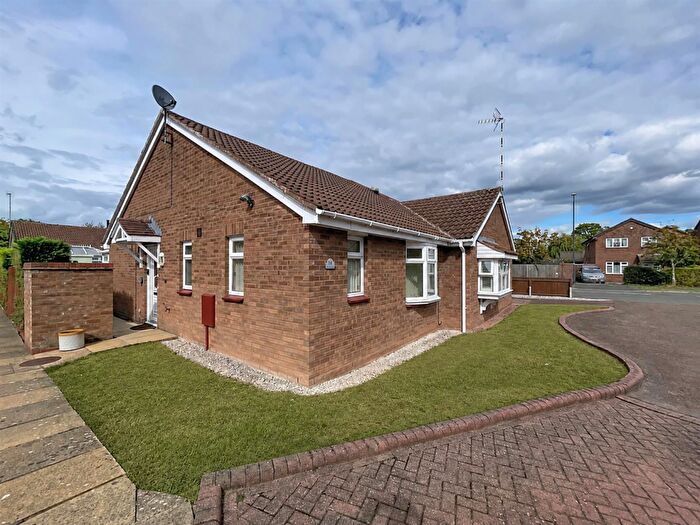 2 Bedroom Semi-Detached Bungalow For Sale In Camelot Grove, Kenilworth, CV8