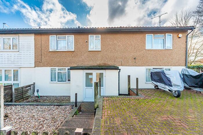 8 Bedroom Semi Detached House For Sale In Hutton Walk, Harrow Weald, Harrow, HA3