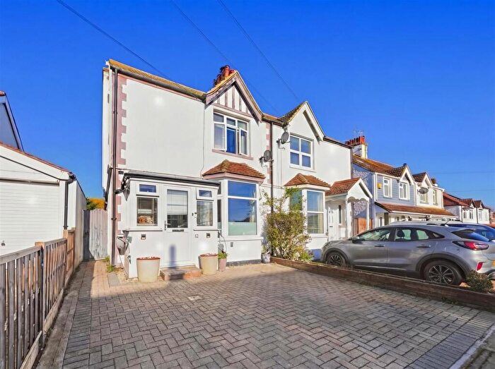 3 Bedroom House For Sale In Holmscroft Road, Herne Bay, CT6