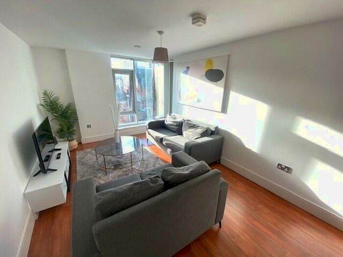 2 Bedroom Apartment To Rent In Apt, Mount Pleasant, L3