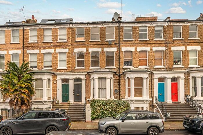 1 Bedroom Flat To Rent In Minford Gardens, Brook Green, London, W14