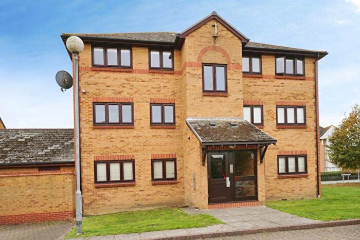 2 Bedroom Flat To Rent In Wharf Road, Grays, Essex, RM17