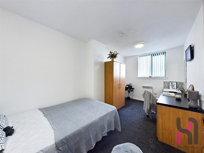 5 Bedroom Flat To Rent In Borden Court, - London Road, Liverpool, L3