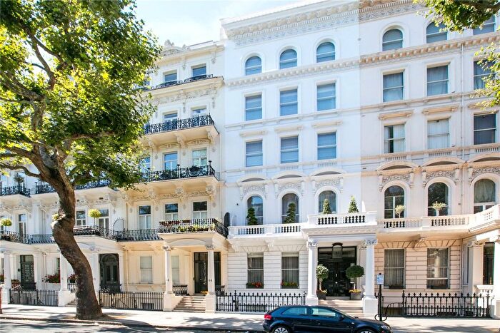 3 Bedroom Flat To Rent In Queens Gate, South Kensington, SW7