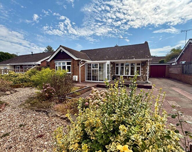 2 Bedroom Detached Bungalow For Sale In George Drive, Drayton, NR8
