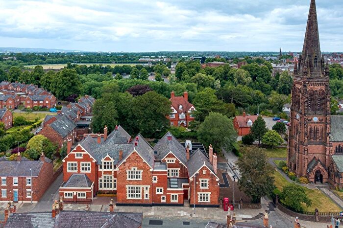 3 Bedroom Flat To Rent In Overleigh Road, Chester, Cheshire, CH4