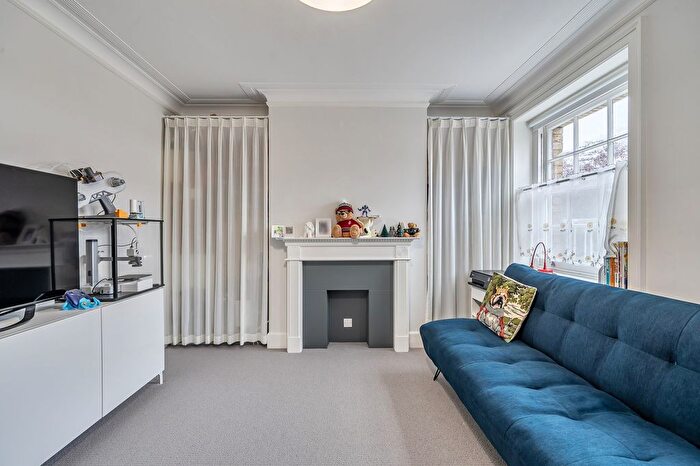 2 Bedroom Flat To Rent In Chester Way, London, SE11