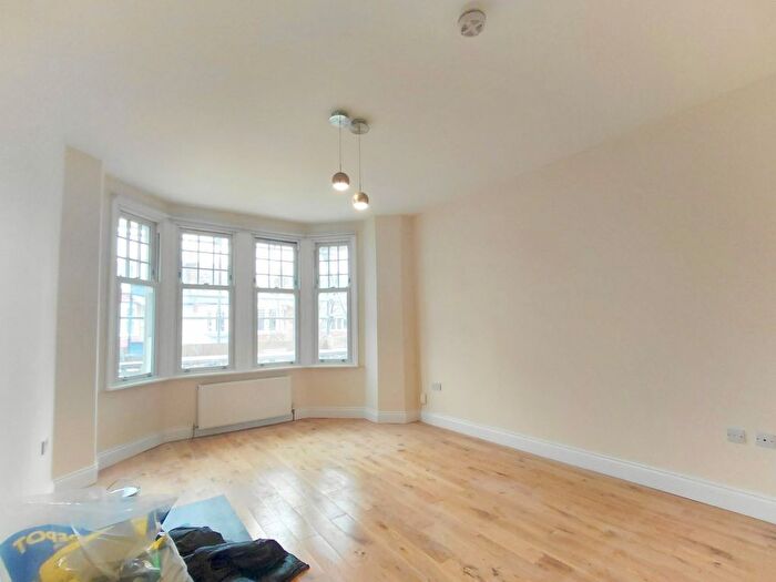 4 Bedroom Flat To Rent In Boileau Road, Ealing, W5