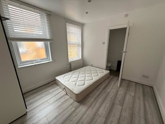 1 Bedroom House To Rent In Canterbury Street, Gillingham., ME7