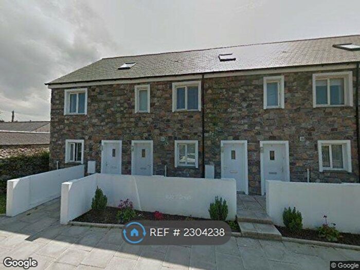2 Bedroom Maisonette To Rent In Chapel Walk Mews, Camborne, TR14