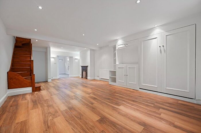 1 Bedroom Flat To Rent In Blythe Road, London, W14