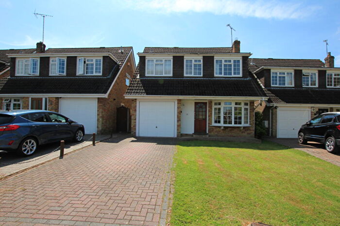 4 Bedroom Detached House To Rent In Hillhouse Close, Billericay, CM12