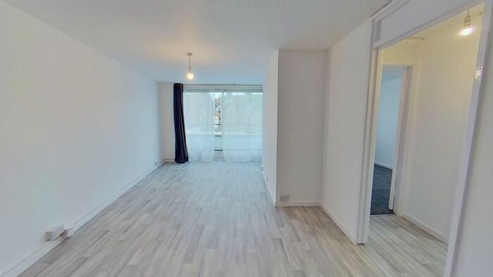 1 Bedroom Flat To Rent In Cavendish House, Eastgate Gardens, Guildford, GU1